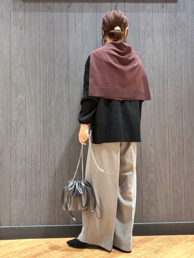 meiさんの「SHOO･LA･RUE｜【洗える/S-LL】上品なラメ使い クルーネック ニットカーディガン」を使ったコーディネート