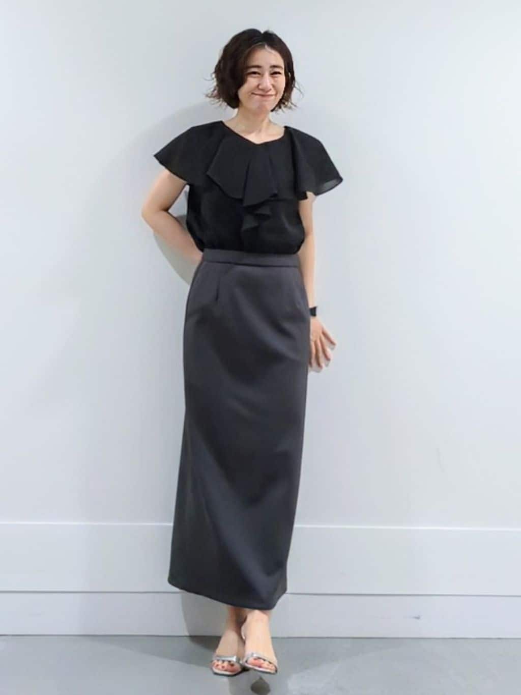 ミズタさんの「UNTITLED｜【きれいめ/洗える/フリル】ラッフルシアーブラウス」を使ったコーディネート