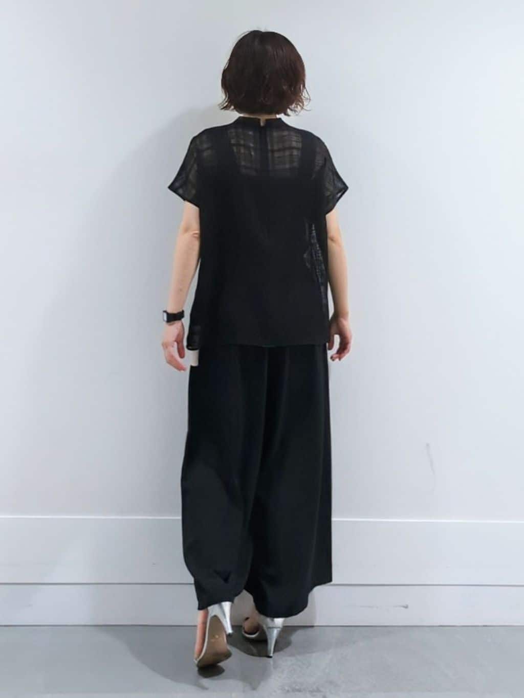 ミズタさんの「UNTITLED｜【シアー】チェックスタンドネックブラウス」を使ったコーディネート
