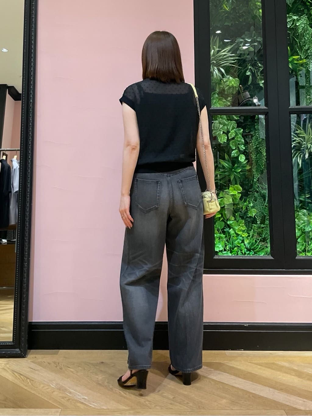 maruさんの「DRESSTERIOR｜ヴィンテージ加工ワイドデニムパンツ」を使ったコーディネート
