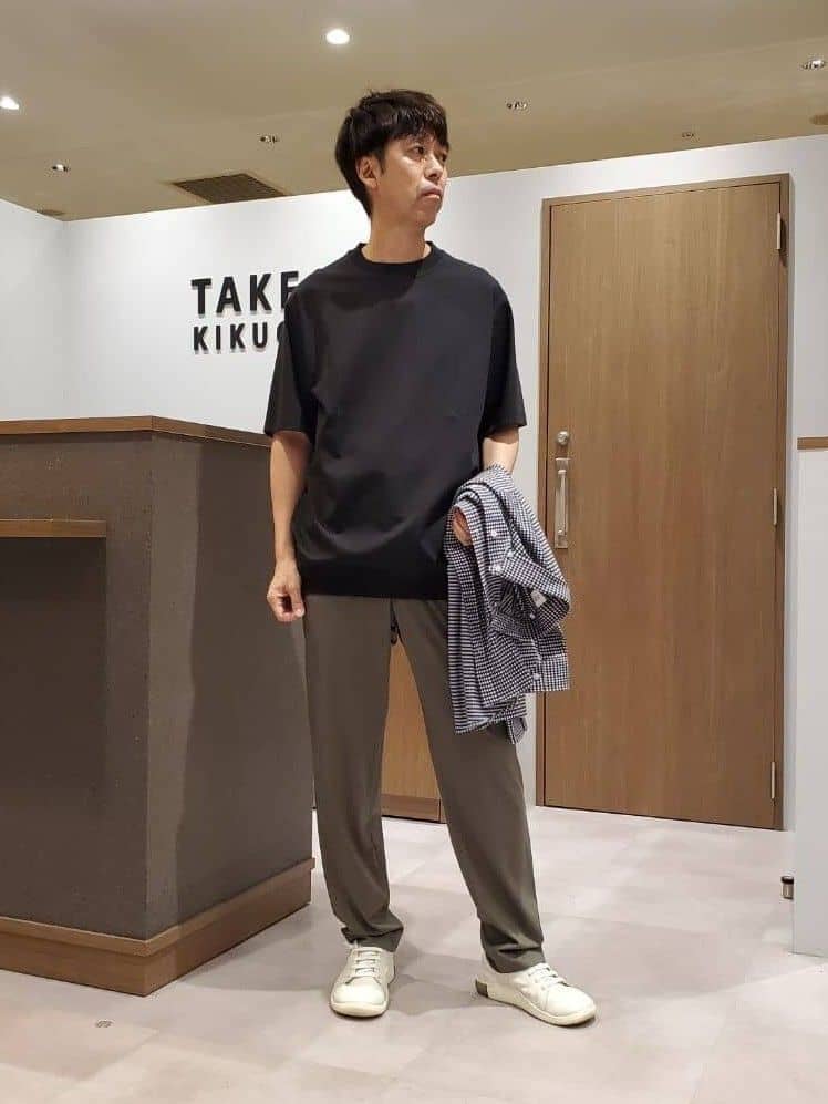 ishidaさんの「TAKEO KIKUCHI｜【抗菌防臭/シーズンレス】シアサッカーギンガムチェック ストレッチシャツ」を使ったコーディネート