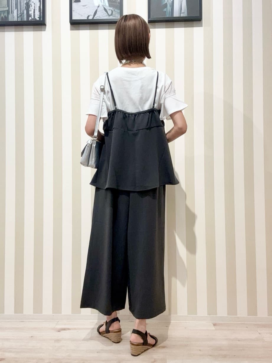 まつこさんの「SHOO･LA･RUE｜【S-LL/セットアップ可/ひんやり】女性らしさ溢れる ティアードキャミソール」を使ったコーディネート