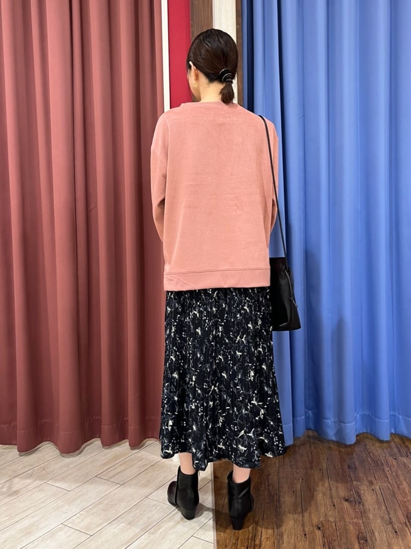 muさんの「SHOO･LA･RUE｜キラキラバックストレッチブーツ」を使ったコーディネート