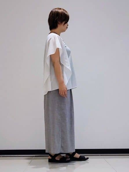gissyさんの「INDIVI｜【洗える／清涼感◎】ワイドフレアパンツ／スカーチョ」を使ったコーディネート