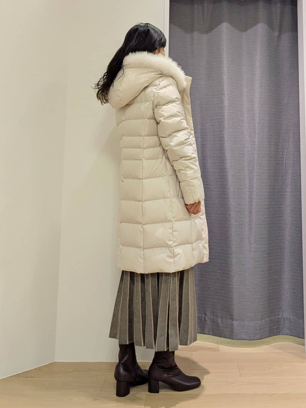miiさんの「INDIVI｜【名品／撥水／抗菌防臭】ロング丈リサイクルダウンコート」を使ったコーディネート
