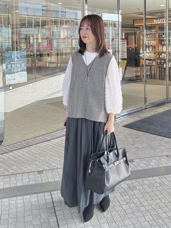 makiさんの「UNTITLED｜【セットアップ可/洗える】梳毛調合繊Vネックベスト」を使ったコーディネート