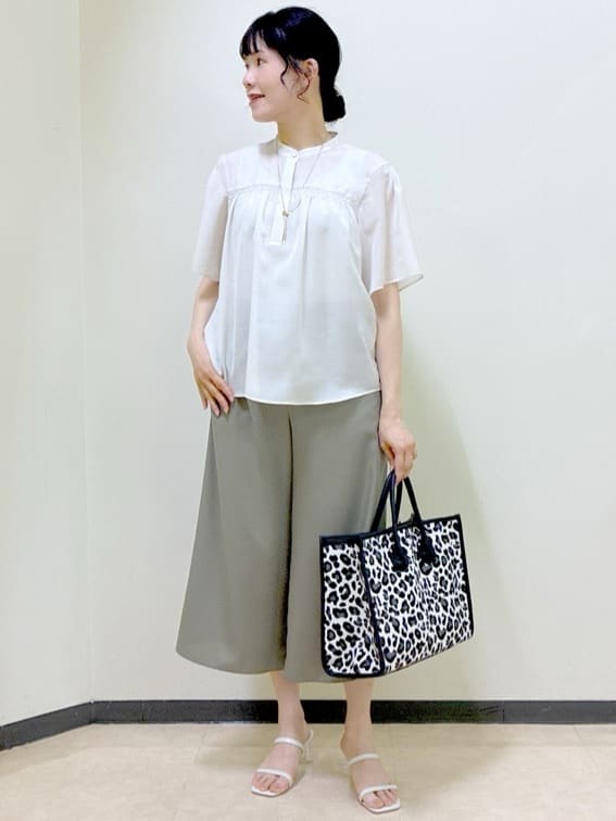  beni_gingerさんの「Reflect｜【選べる5色◎／マシンウォッシュ可】シャーリングデザインブラウス」を使ったコーディネート
