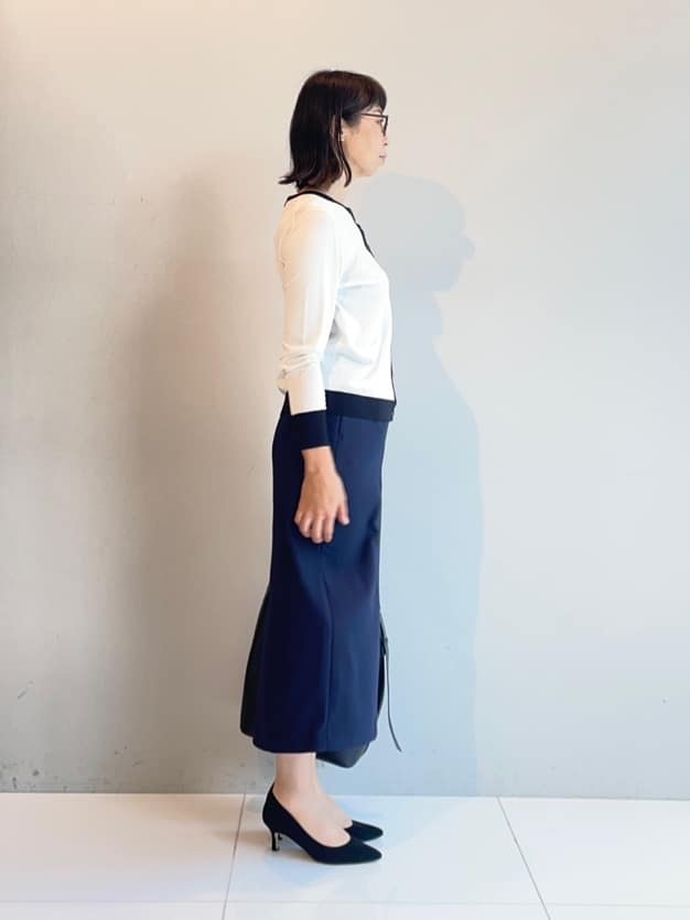 murayamaさんの「INDIVI｜【通年活躍！／アンサンブル可能】クルーネックカーディガン」を使ったコーディネート