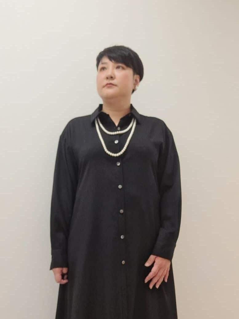 ますこさんの「UNTITLED｜【前開きボタン/ベルト付/羽織シャツ/】2WAYトレンチ風ワンピース」を使ったコーディネート