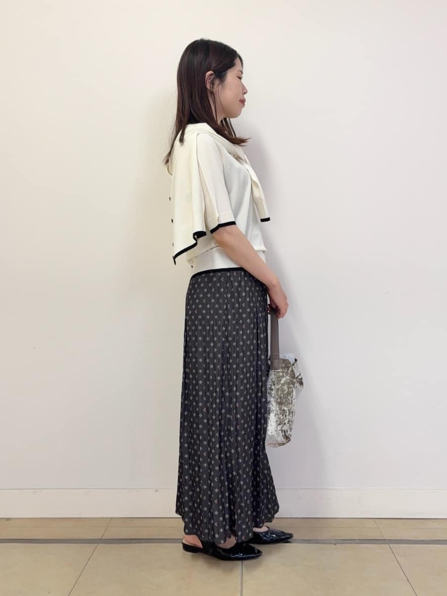 asamiさんの「UNTITLED｜【アンサンブル可/薄手】ベーシッククルーネックカーディガン」を使ったコーディネート