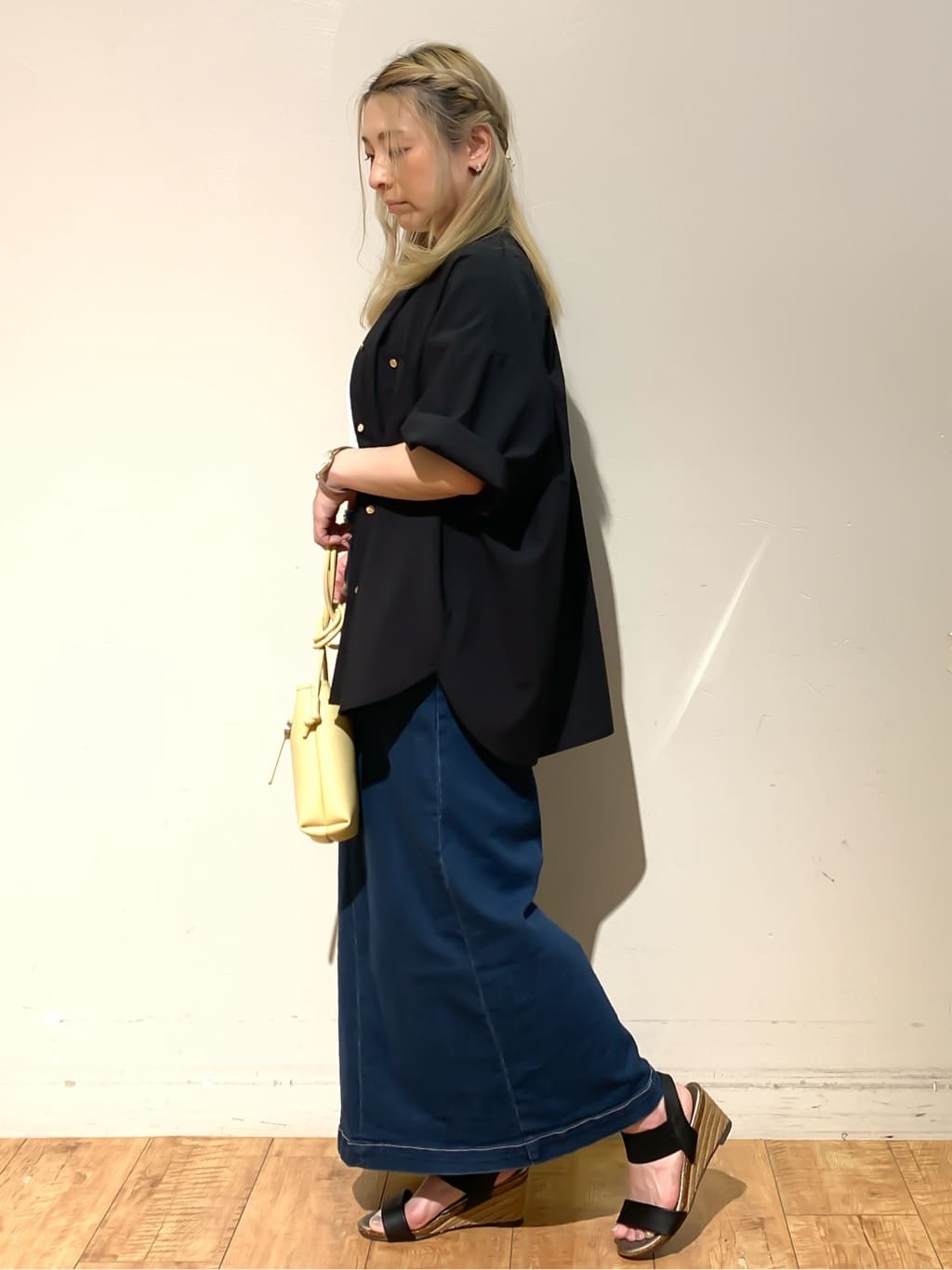 MEGさんの「SHOO･LA･RUE｜◆【S-LL/ひんやり/UV】汗をかいても気になりにくい グラフィックTシャツ」を使ったコーディネート