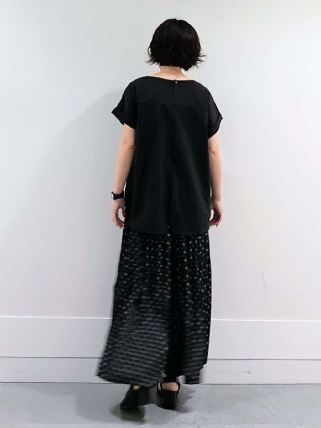 ミズタさんの「UNTITLED｜【セットアップ可/はっ水/通勤】リラククール 半袖ブラウス」を使ったコーディネート