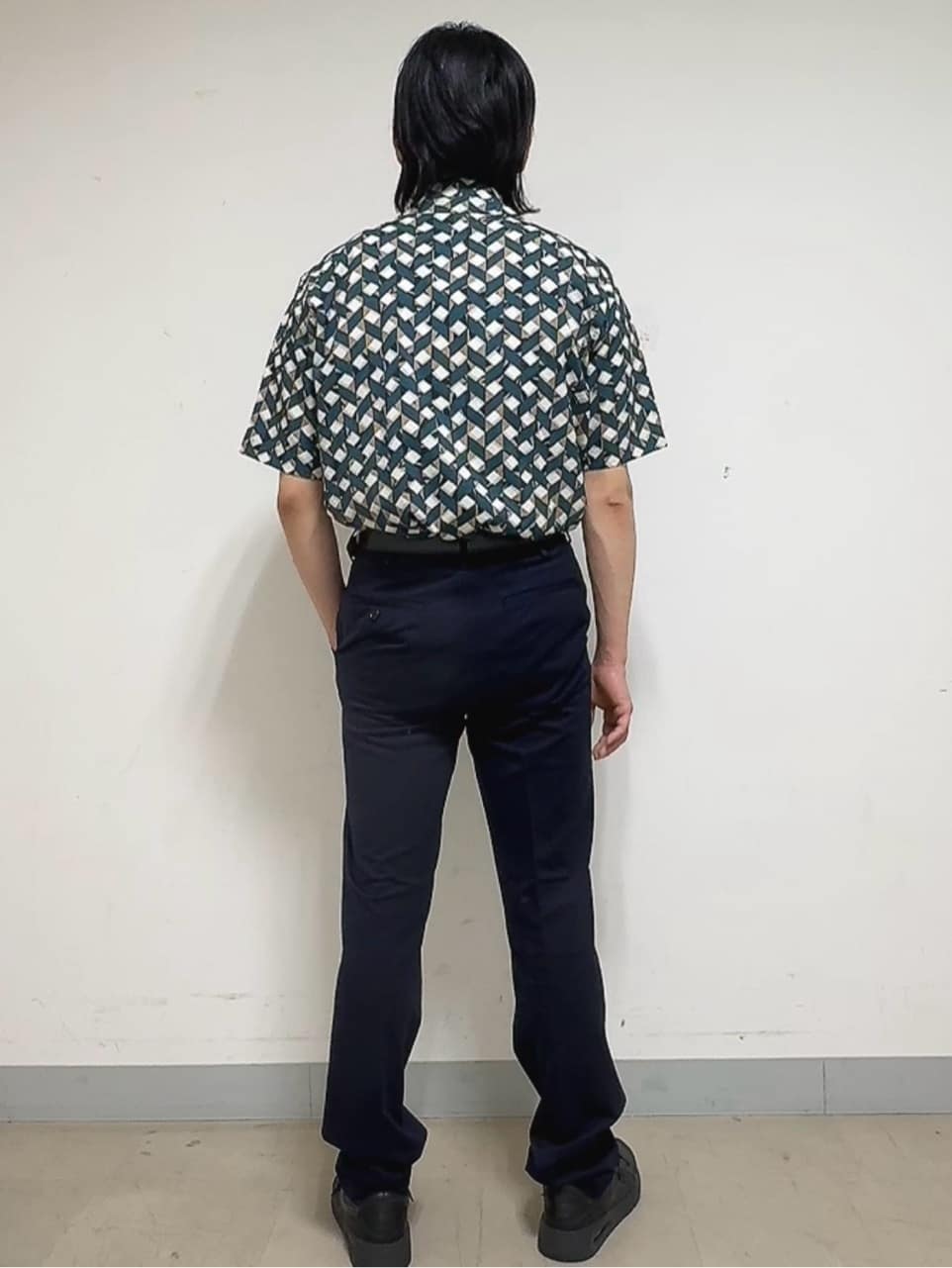 溝端佑太朗さんの「TAKEO KIKUCHI｜【COOL CITY WEAR】籠目アート柄 サッカーシャツ /通気性」を使ったコーディネート