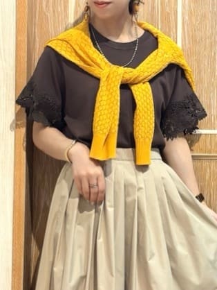 meiさんの「SHOO･LA･RUE｜【S-LL】透かし編みが大人上品 マルチボタンニットカーディガン」を使ったコーディネート