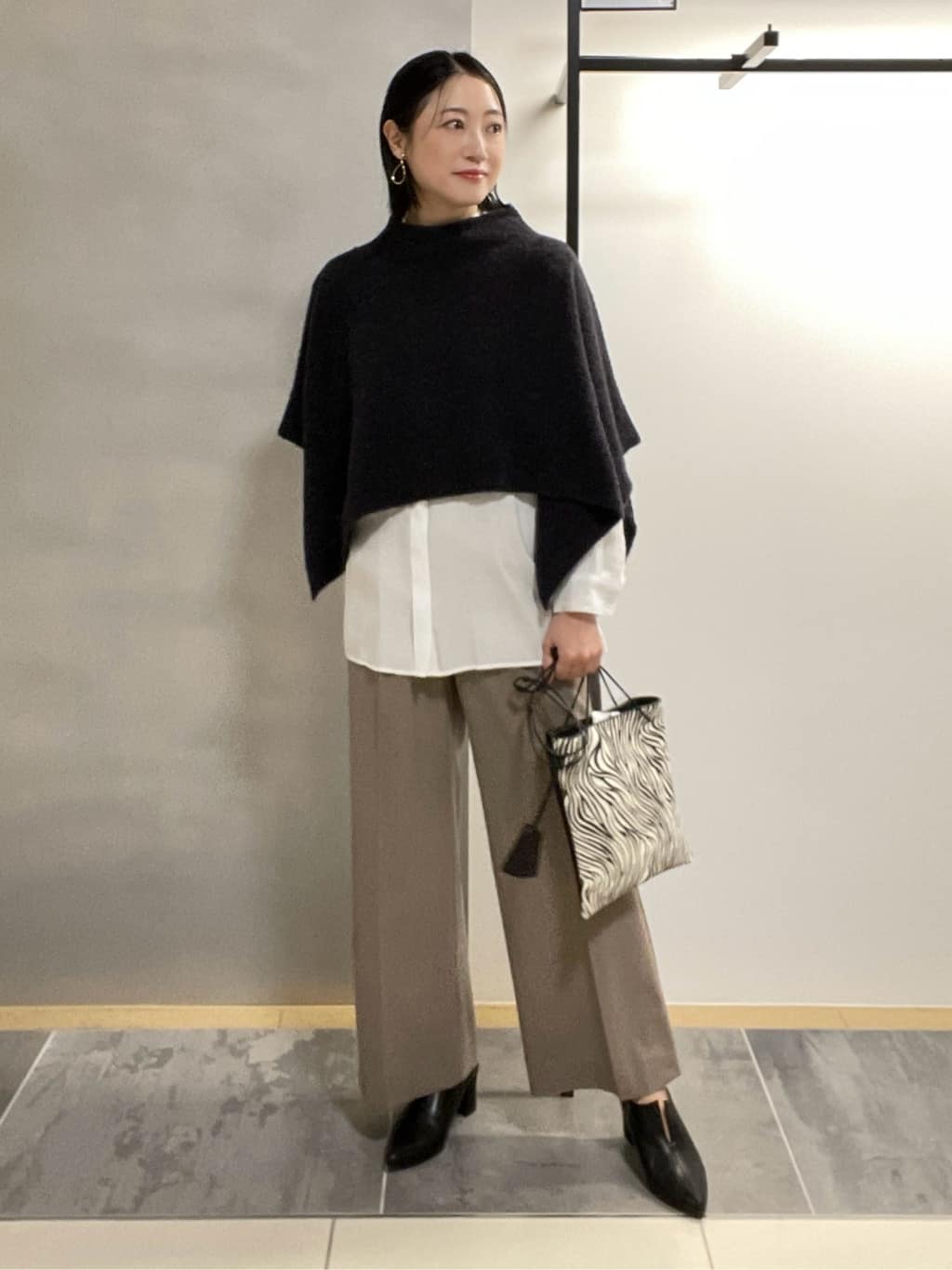 shihoさんの「INDIVI｜スリットブーティ」を使ったコーディネート