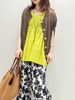 Miwaさんの「UNTITLED｜【ウエストゴム/ワイド/柄】モノトーンフラワーパンツ」を使ったコーディネート