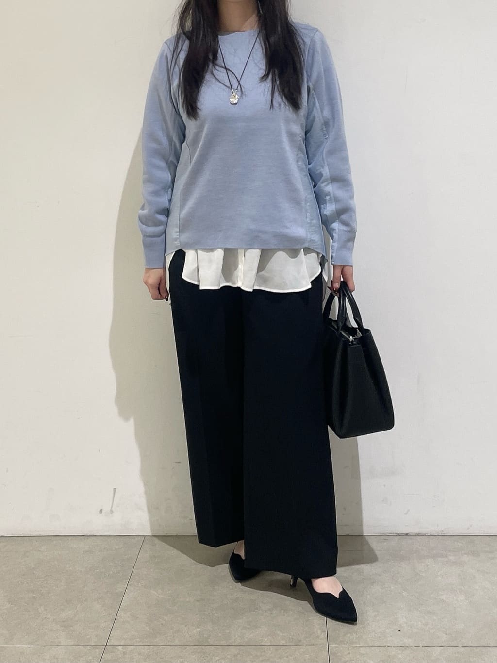 emikaさんの「INDIVI｜【洗える／選べる8色】トーンアップニット」を使ったコーディネート