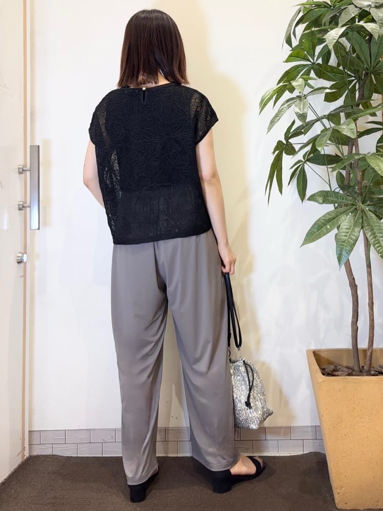 宗形さんの「SHOO･LA･RUE｜【2点セット】刺繍レーストップス」を使ったコーディネート