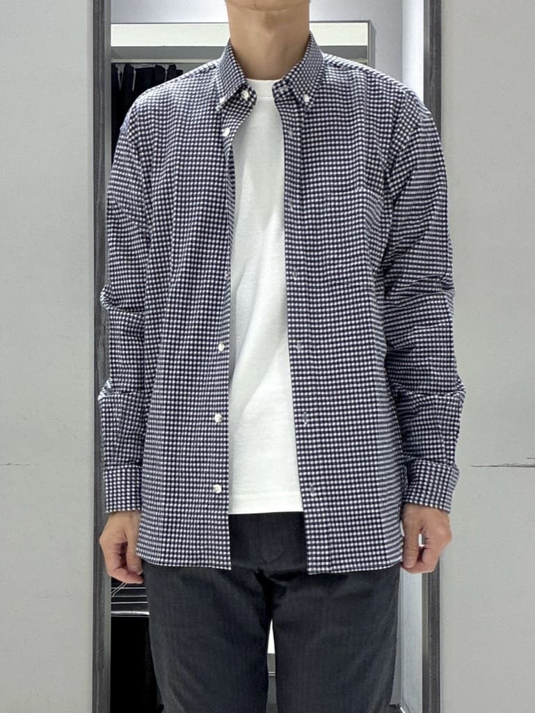 わいずみさんの「TAKEO KIKUCHI｜【抗菌防臭/シーズンレス】シアサッカーギンガムチェック ストレッチシャツ」を使ったコーディネート