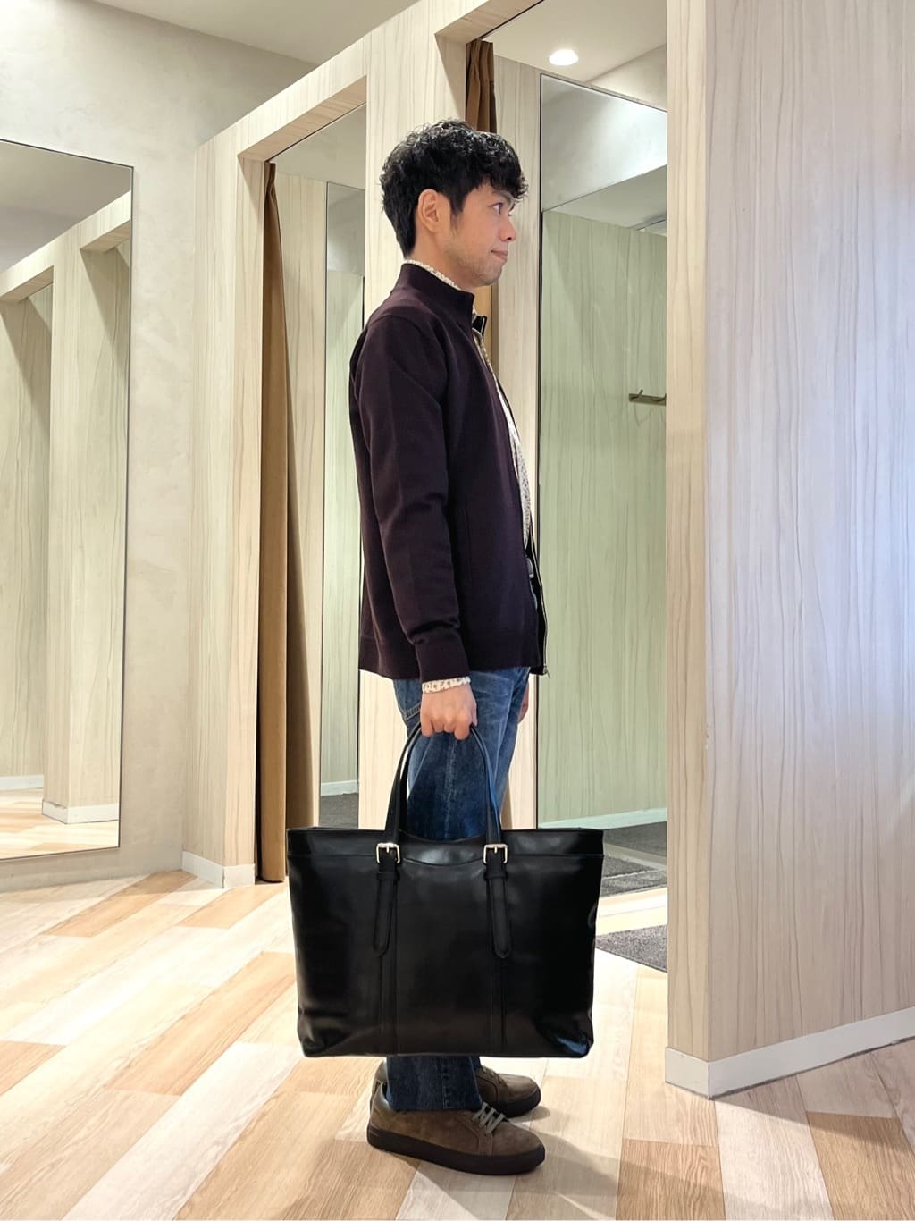 URAさんの「TAKEO KIKUCHI｜アンチピリング ジップアップ ニット」を使ったコーディネート