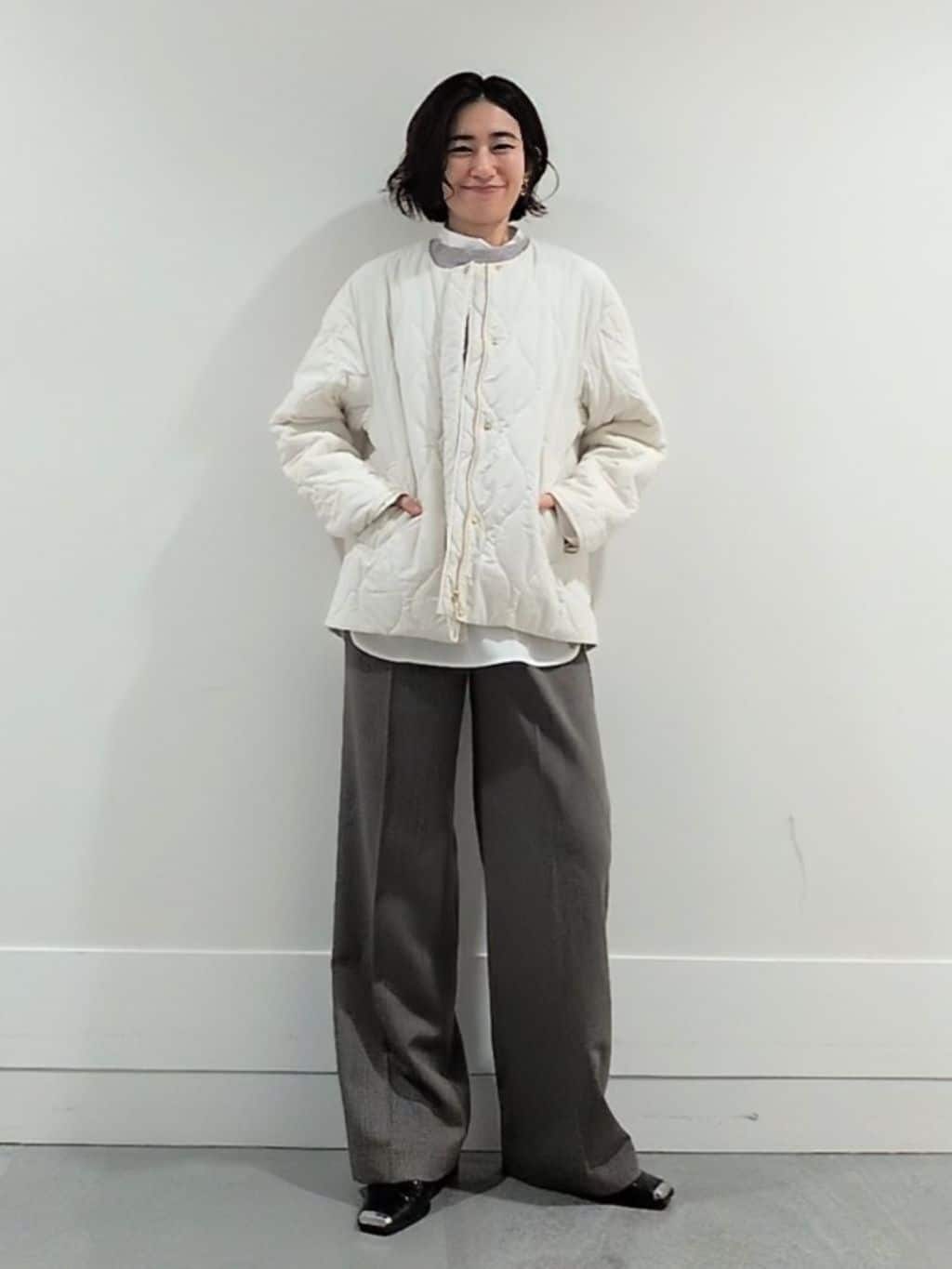 ミズタさんの「UNTITLED｜【重ね着レイヤードに】杢調ニットベスト」を使ったコーディネート