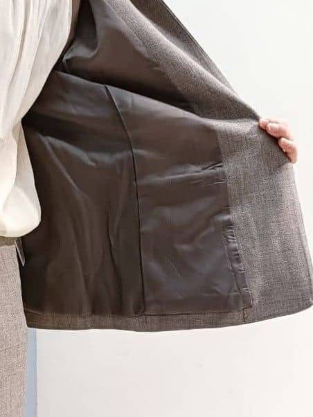 あんさんの「THE SHOP TK｜ビジネスノーカラージャケット【セットアップ可/洗える】/CAVIANシリーズ」を使ったコーディネート