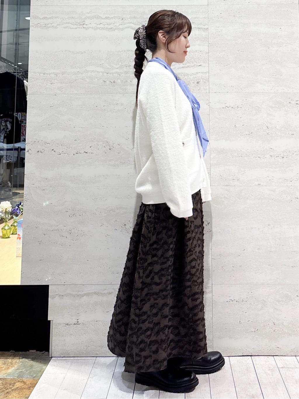 かほさんの「OPAQUE.CLIP｜【2WAY】エナメルワイドスクエアボストンバッグ」を使ったコーディネート