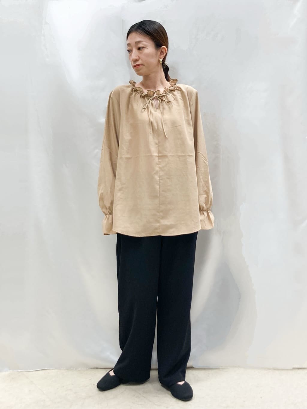 thさんの「SHOO･LA･RUE｜【S-LL/ストレッチ】脚のラインを拾いにくい スマートワイドパンツ」を使ったコーディネート
