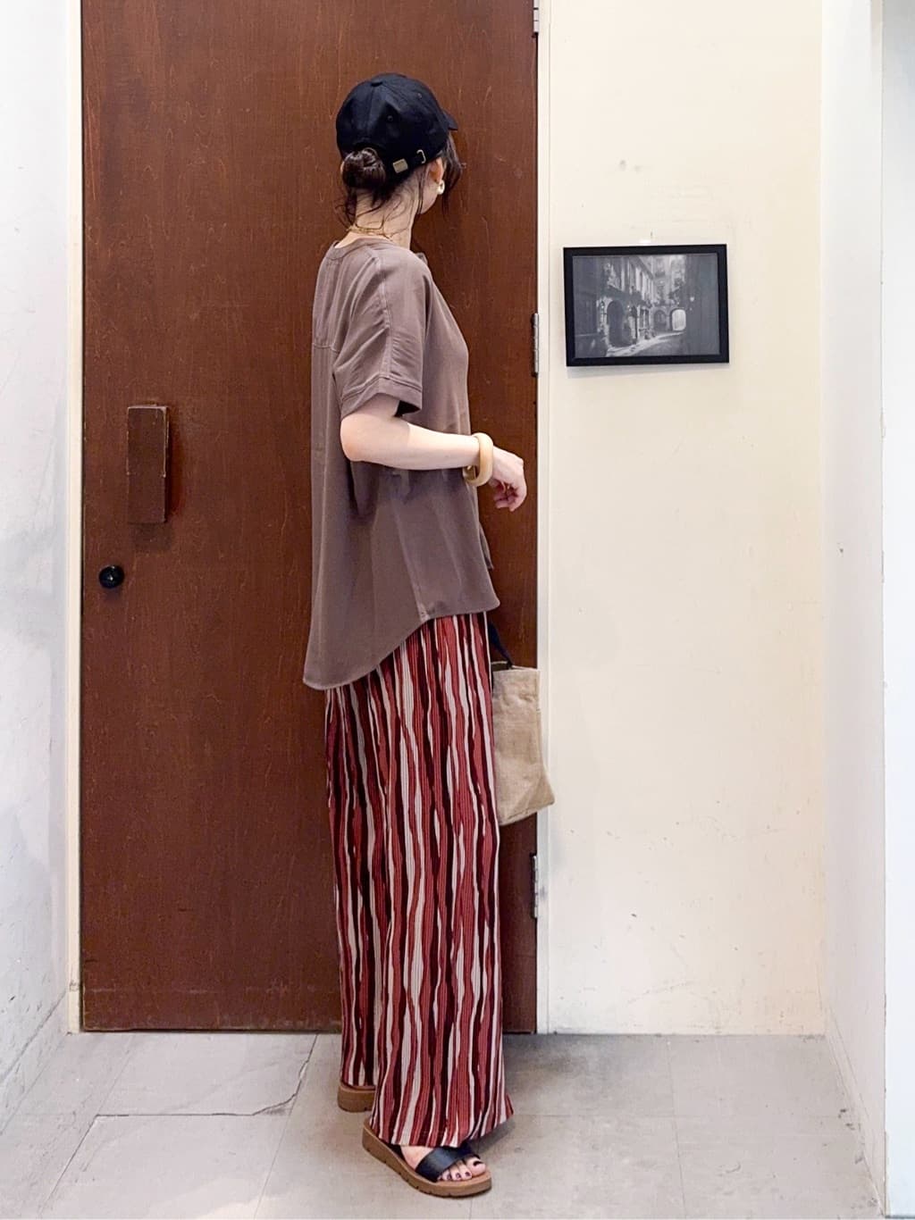 𝐇𝐢𝐫𝐨𝐦𝐢さんの「SHOO･LA･RUE｜【洗える/プチプラ】大人の抜け感をプラスする バンドカラーシャツ」を使ったコーディネート
