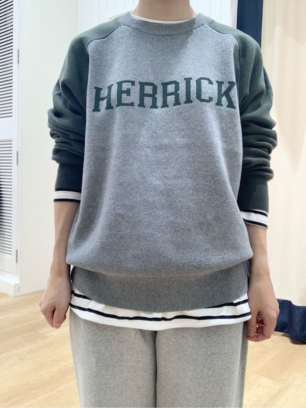 IMARIさんの「Dessin｜【選べる首元デザイン/洗える】クルーネックロングTシャツ」を使ったコーディネート