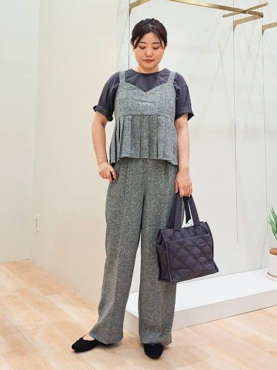 ふるさんの「grove｜【2点SET/体型カバー】夏から秋まで着まわせる！プリーツビスチェセットアップ」を使ったコーディネート