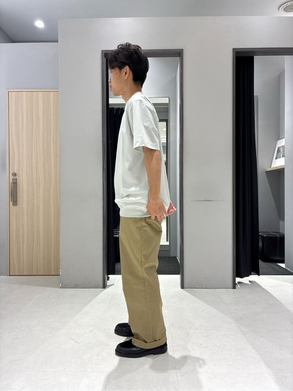 わいずみさんの「TAKEO KIKUCHI｜【抗菌防臭／5サイズ展開】ハイゲージポンチ Tシャツ」を使ったコーディネート