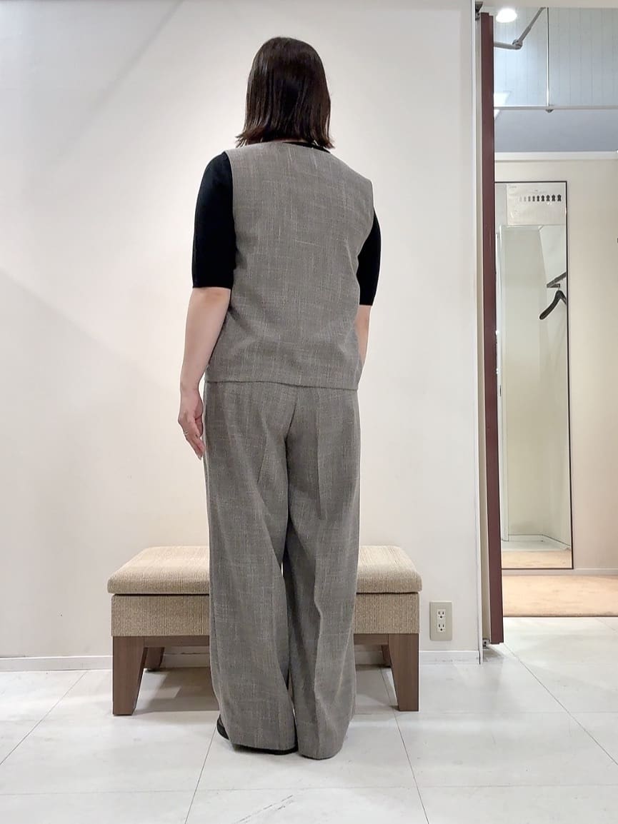 YUIさんの「UNTITLED｜【セットアップ可/洗える】梳毛調合繊Vネックベスト」を使ったコーディネート