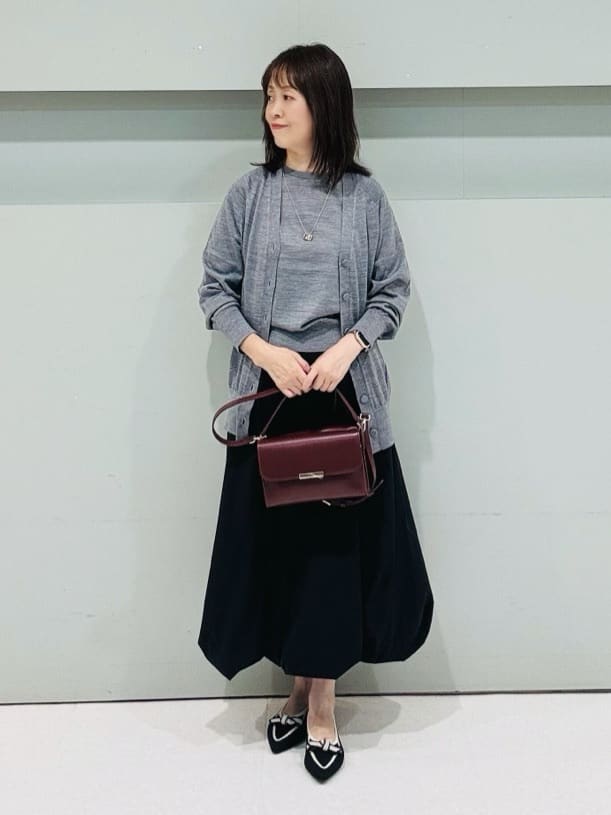 makiさんの「UNTITLED｜【アンサンブル可/洗える/Vネック】ウールシルクカーディガン」を使ったコーディネート