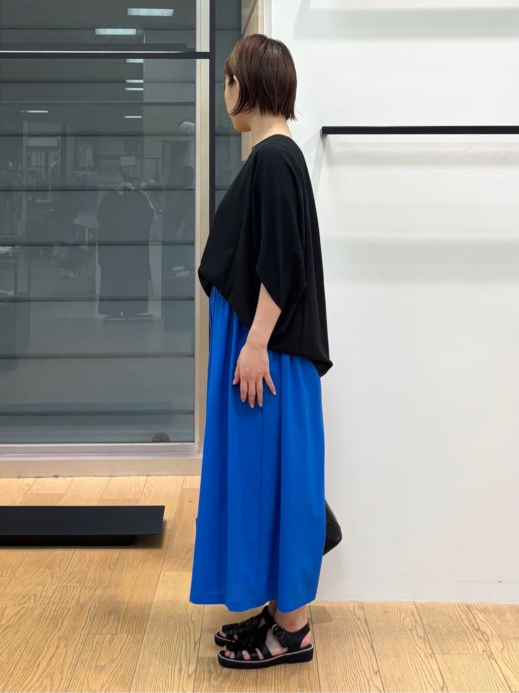 asamiさんの「INDIVI｜【体型カバー/SETUP可能】ジョーゼット　ドルマンブラウス」を使ったコーディネート