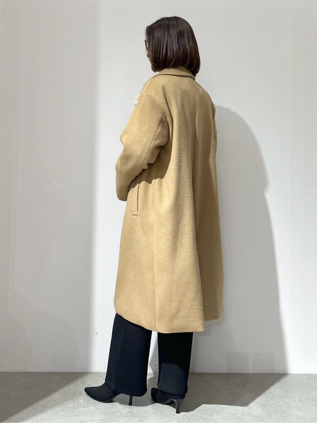 NAKAさんの「OPAQUE.CLIP｜カシミヤブレンドウールチェスターコート」を使ったコーディネート