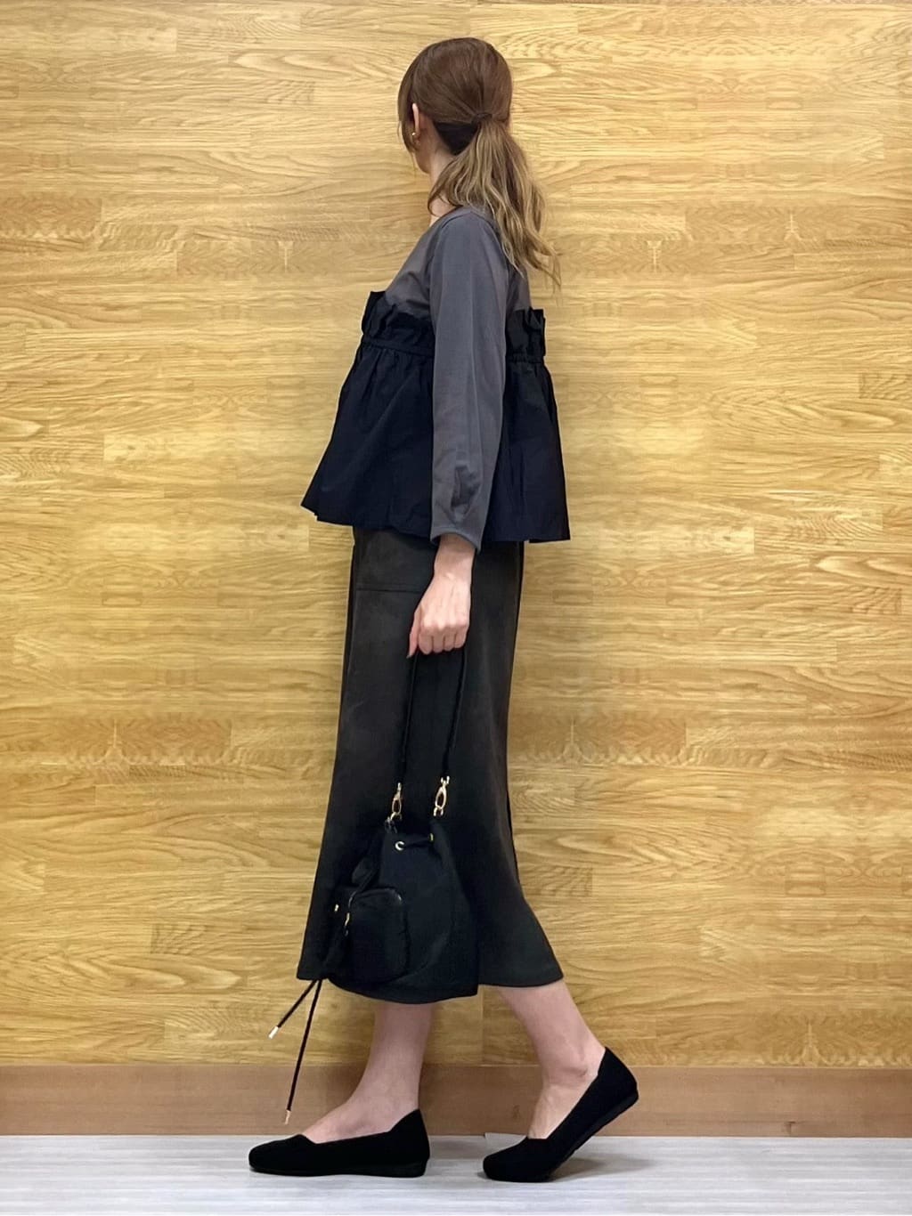 もすさんの「SHOO･LA･RUE｜【洗濯機可/S-LL】1枚で華やか フリルドッキングトップス」を使ったコーディネート