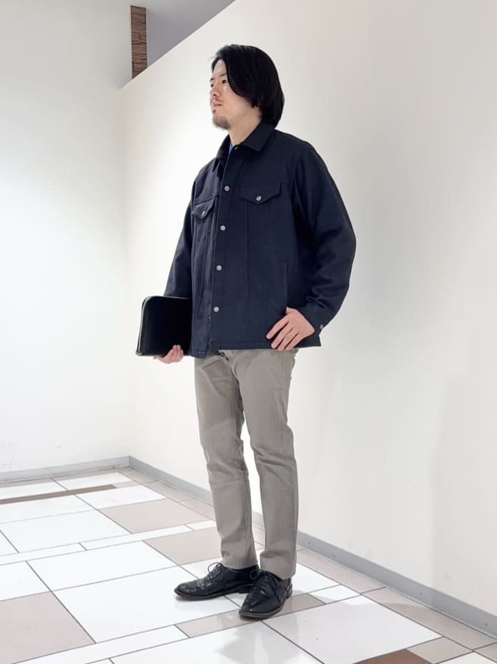 及川さんの「TAKEO KIKUCHI｜【Air Palette Knit】ワンポイント カラーニット プルオーバー」を使ったコーディネート