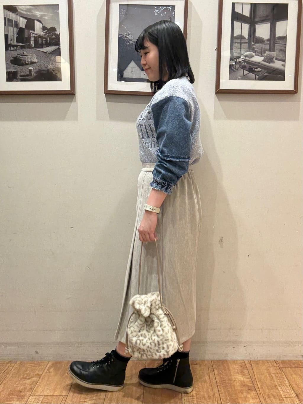 Tsuruさんの「SHOO･LA･RUE｜周りと差を付けられる お袖デニム切替 ブークレロゴニット」を使ったコーディネート