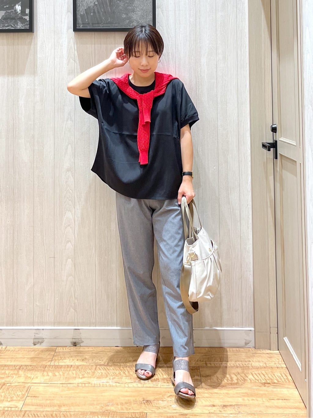 shirayuuuさんの「SHOO･LA･RUE｜【S-LL】透かし編みが大人上品 マルチボタンニットカーディガン」を使ったコーディネート