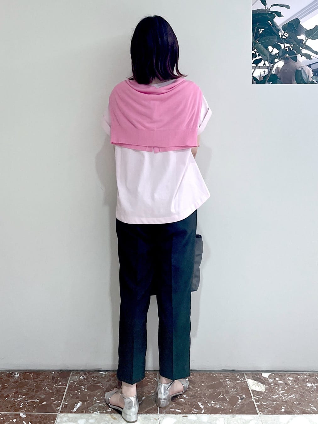 Makinoさんの「Dessin｜【二の腕カバー／UVカット】ロールアップスリーブ裾ギャザーカットソー」を使ったコーディネート