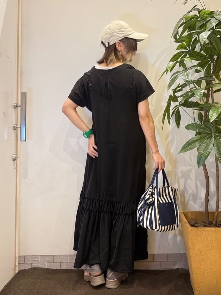 misakiさんの「SHOO･LA･RUE｜【S-LL/ひんやり/UV】リラクシーな穿き心地 エアリーワイドパンツ」を使ったコーディネート