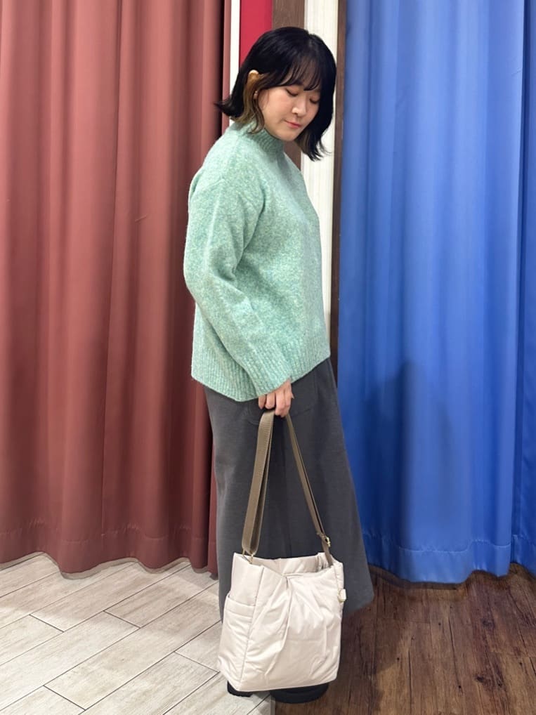 Meeさんの「SHOO･LA･RUE｜【S-LL】あったかすっきり 圧縮ニットナロースカート」を使ったコーディネート