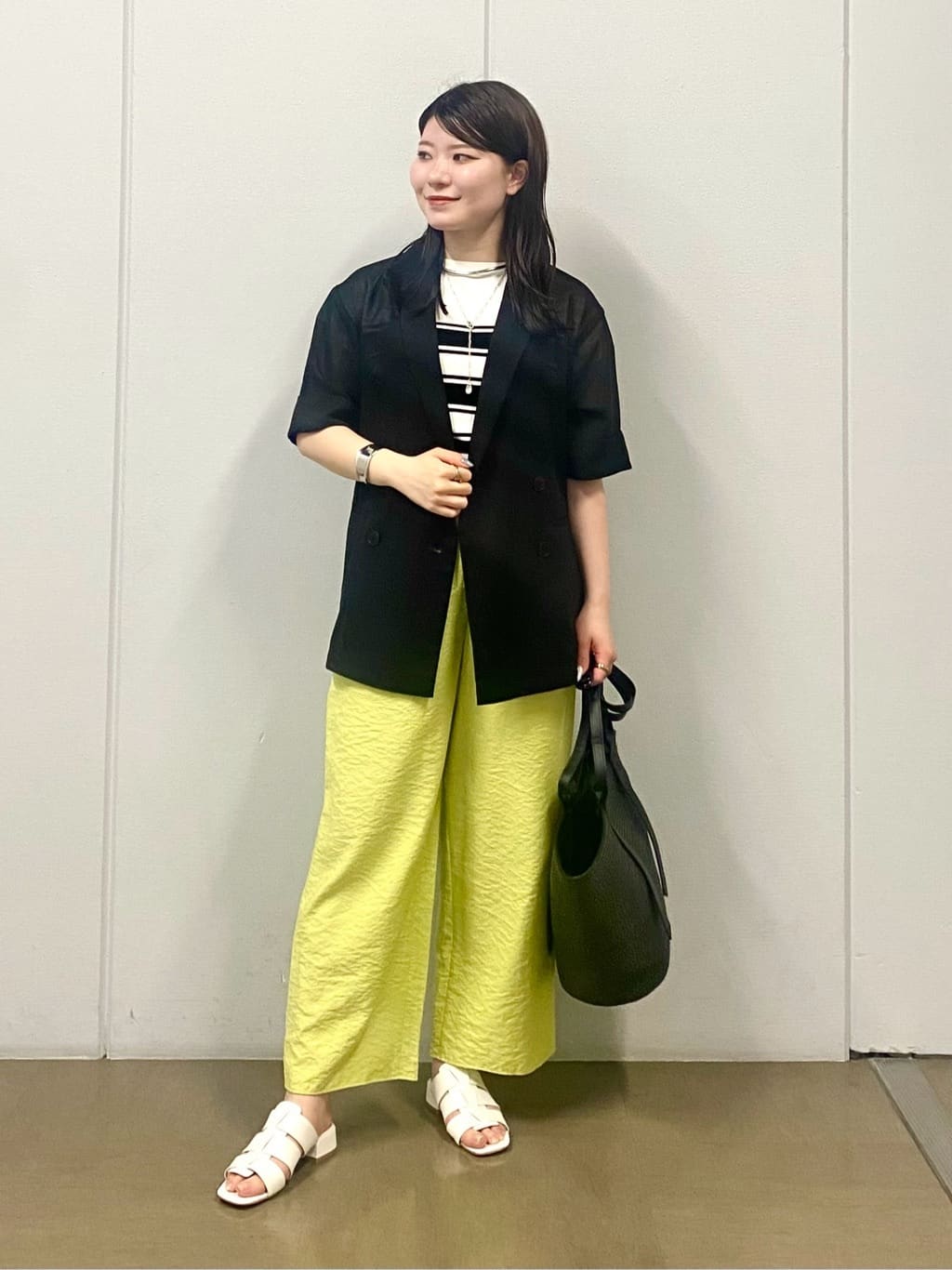 misakiさんの「INDIVI｜【洗える／UVケア／SETUP可能】ドロストワイドパンツ」を使ったコーディネート