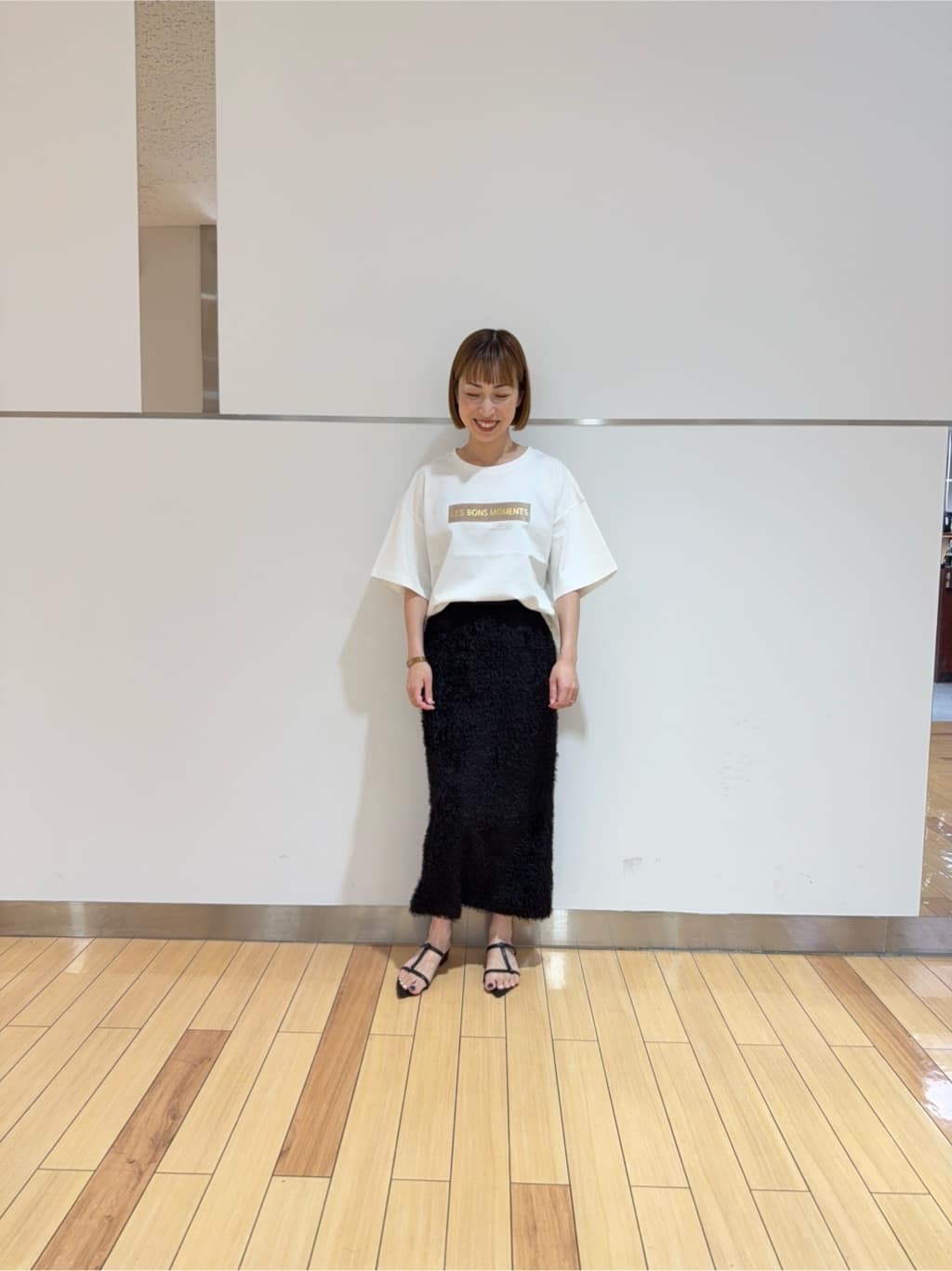 あやさんの「UNTITLED｜【コットン100/ゆったり/ショート丈/洗える】ベロアロゴTシャツ」を使ったコーディネート
