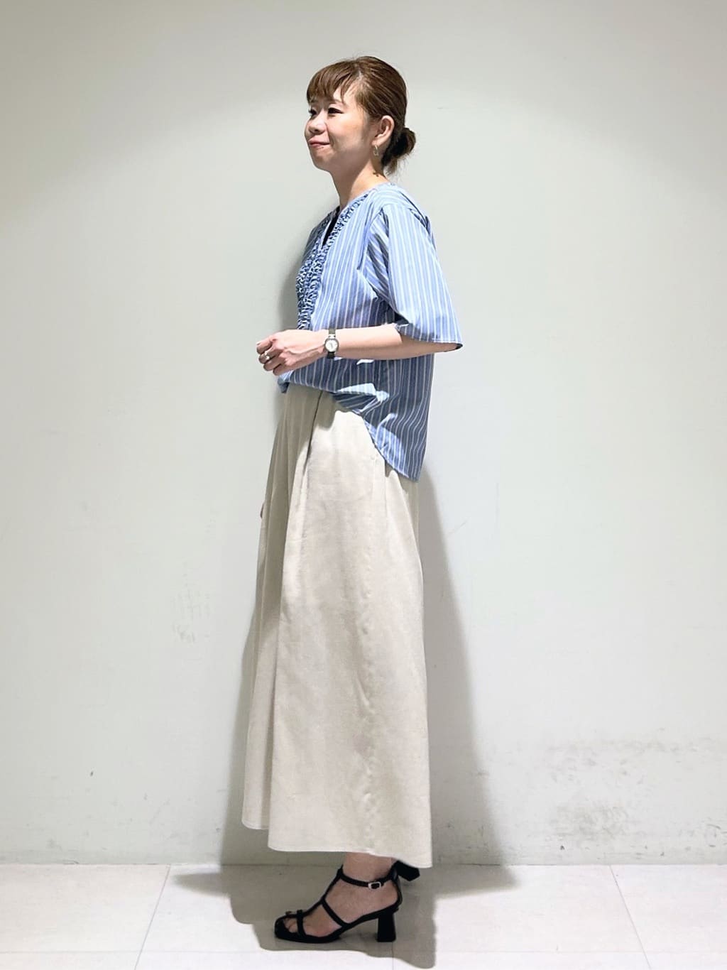 tsuyuさんの「INDIVI｜【洗える】胸元タックフリルブラウス」を使ったコーディネート