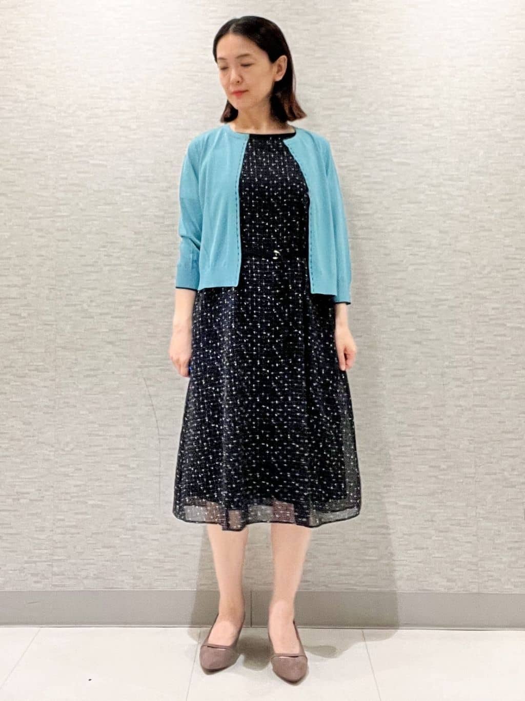 marikoさんの「Reflect｜【WEB先行カラーあり／マシンウォッシュ可／ナローベルト付き】オフボディツイードチェックワンピース」を使ったコーディネート