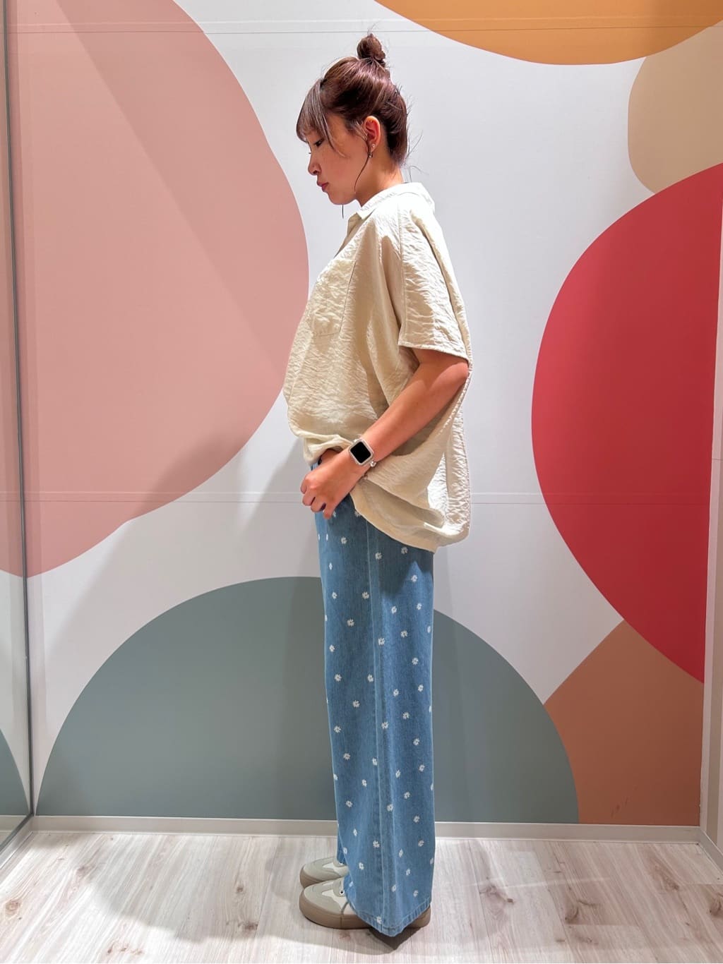 末っ子さんの「SHOO･LA･RUE｜【洗える/S-LL/5分袖】1枚でも羽織としても。さらさらドレープシャツ」を使ったコーディネート