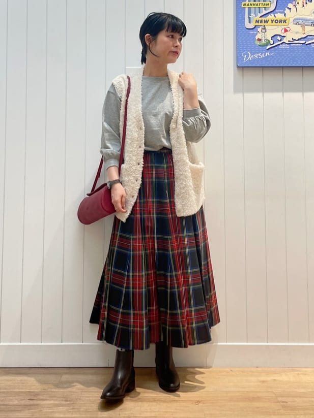 mikaさんの「Dessin｜【360度可愛い・洗える】バックヘンリーカットソー」を使ったコーディネート