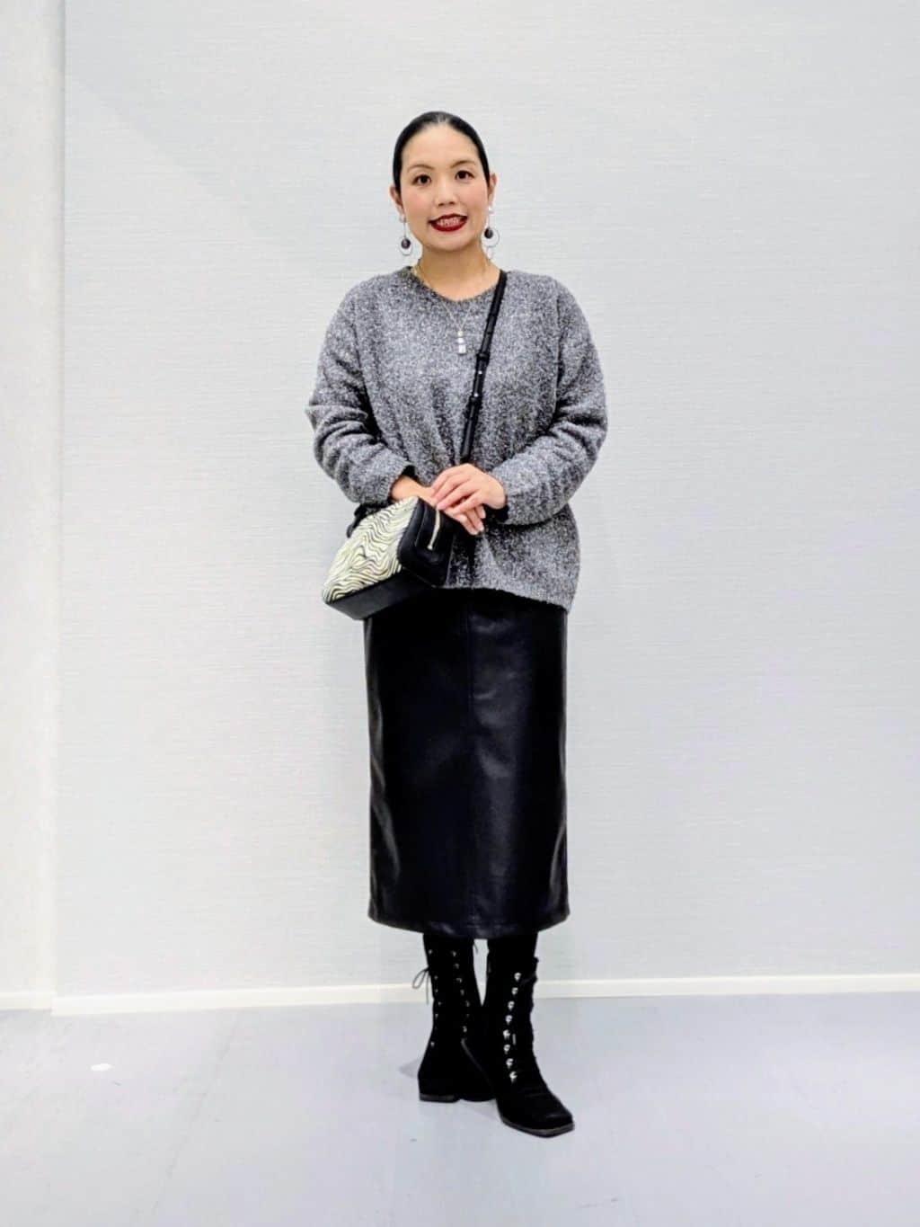 makkyさんの「UNTITLED｜【レザー調】ナロータイトスカート」を使ったコーディネート